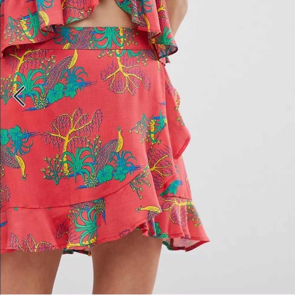 Honey Punch Red Tropical Floral Ruffle Mini Skirt - Picture 9 of 9